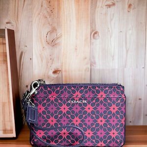 COACH WAVERLY SIGNATURE COATED CANVAS SMALL WRISTLET 
SILVER/NAVY/PINK